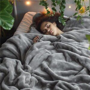 Bedsure Fleece Bed Blankets Queen Size Grey - Soft Lightweight Plush